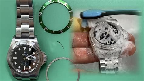 How to remove and assemble ROLEX Submariner bezel.